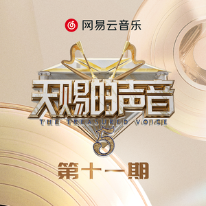 漫画美女扒开腿露胸
