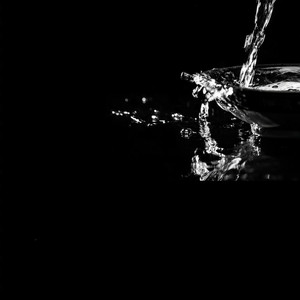 漫画美女扒开腿露胸
